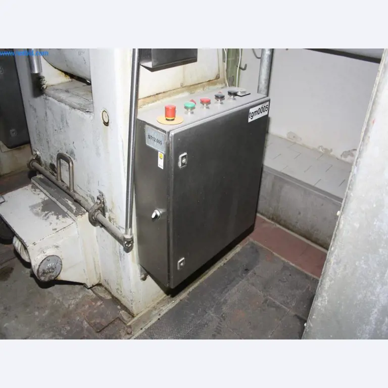 Devices for air conditioning, heating and cooling, workshop and storage facilities-7