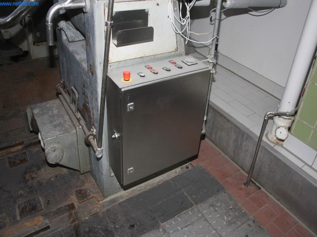 Devices for air conditioning, heating and cooling, workshop and storage facilities-5