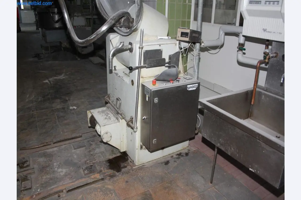 Devices for air conditioning, heating and cooling, workshop and storage facilities-3