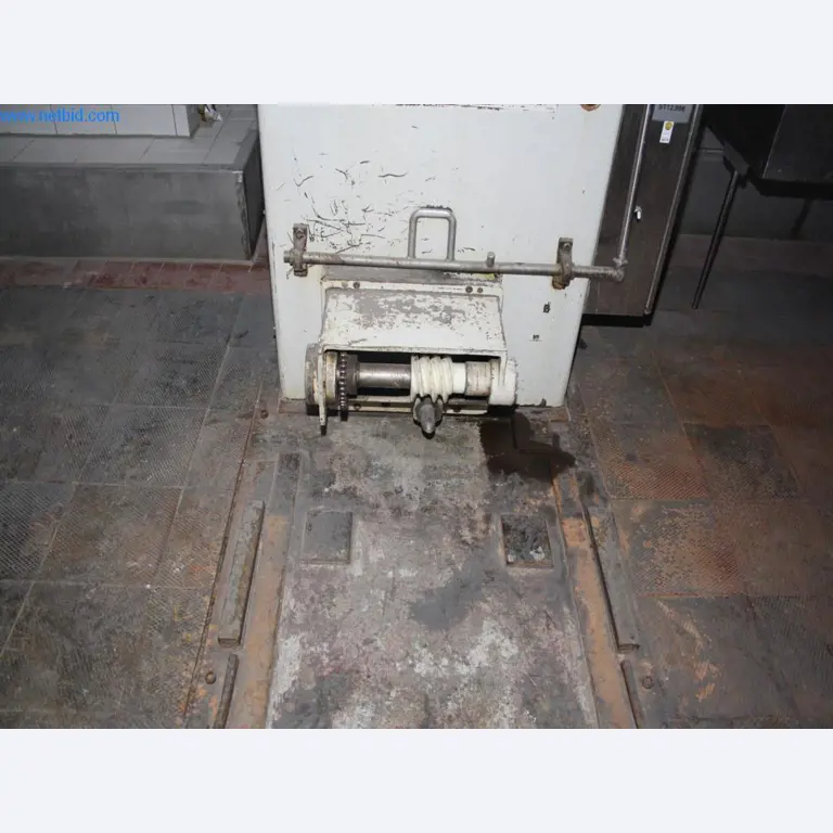 Devices for air conditioning, heating and cooling, workshop and storage facilities-5