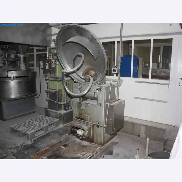 Devices for air conditioning, heating and cooling, workshop and storage facilities-3