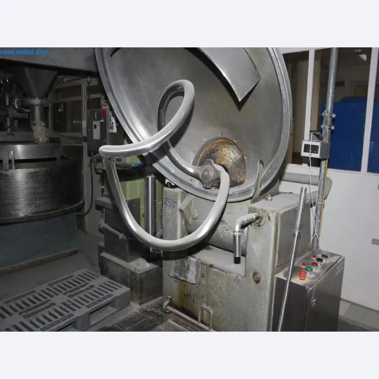 Devices for air conditioning, heating and cooling, workshop and storage facilities-5