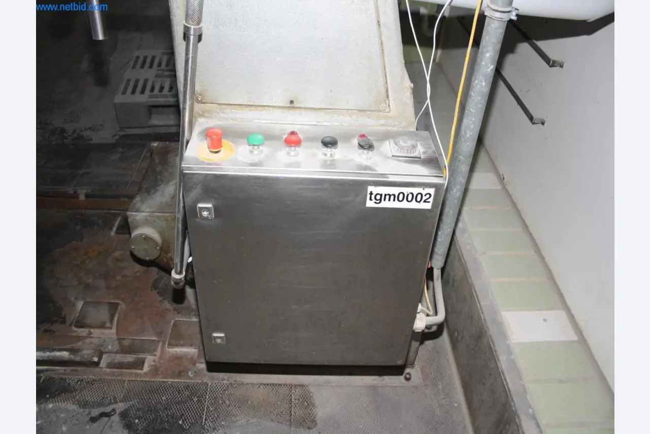 Devices for air conditioning, heating and cooling, workshop and storage facilities-7