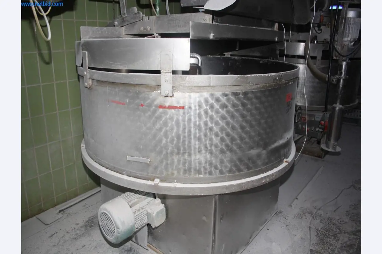 Devices for air conditioning, heating and cooling, workshop and storage facilities-7