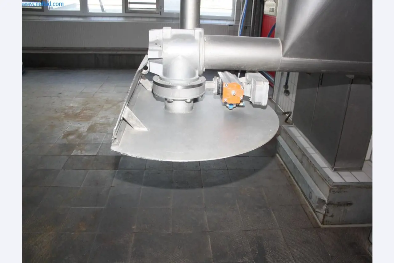 Devices for air conditioning, heating and cooling, workshop and storage facilities-10