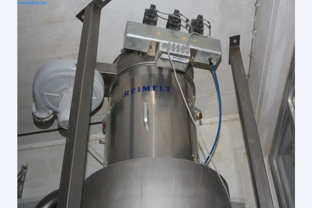 Devices for air conditioning, heating and cooling, workshop and storage facilities-9