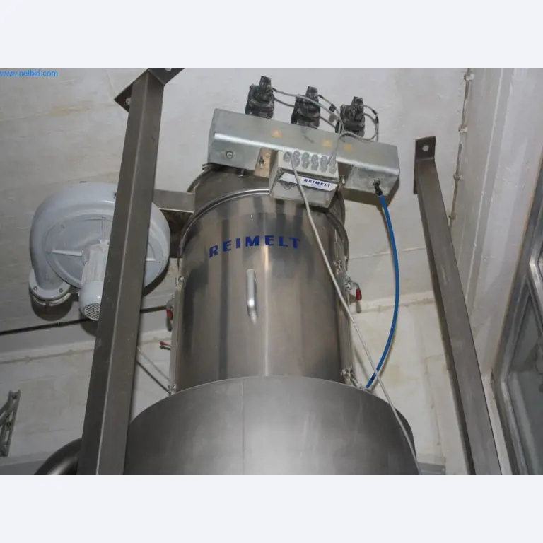 Devices for air conditioning, heating and cooling, workshop and storage facilities-9