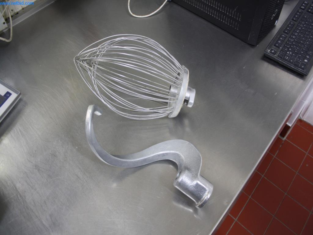 Devices for air conditioning, heating and cooling, workshop and storage facilities-3