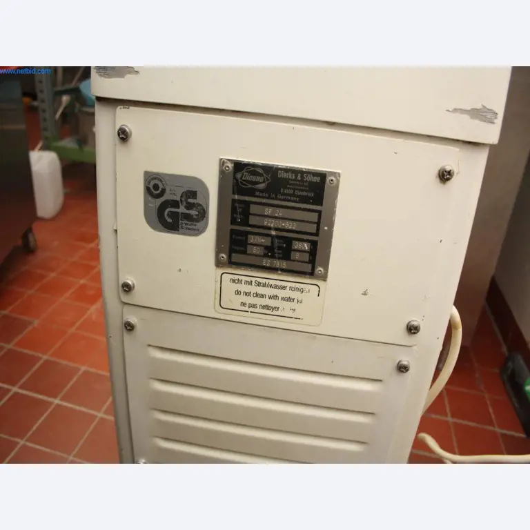 Devices for air conditioning, heating and cooling, workshop and storage facilities-7