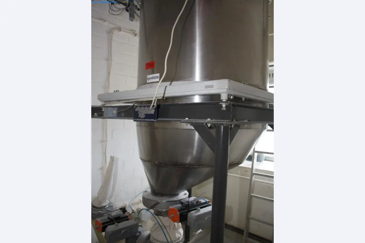 Devices for air conditioning, heating and cooling, workshop and storage facilities-1