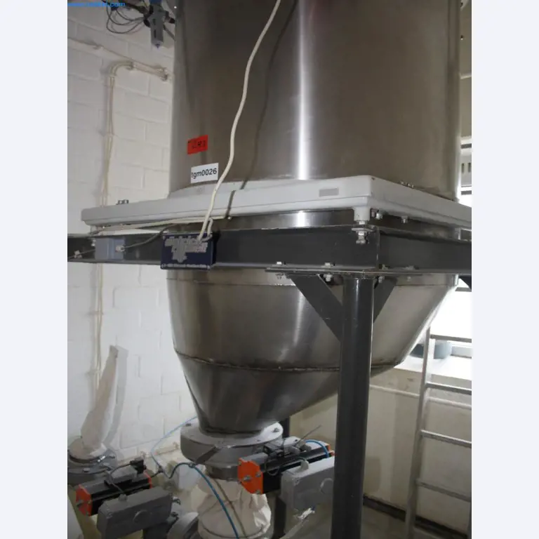 Devices for air conditioning, heating and cooling, workshop and storage facilities-1