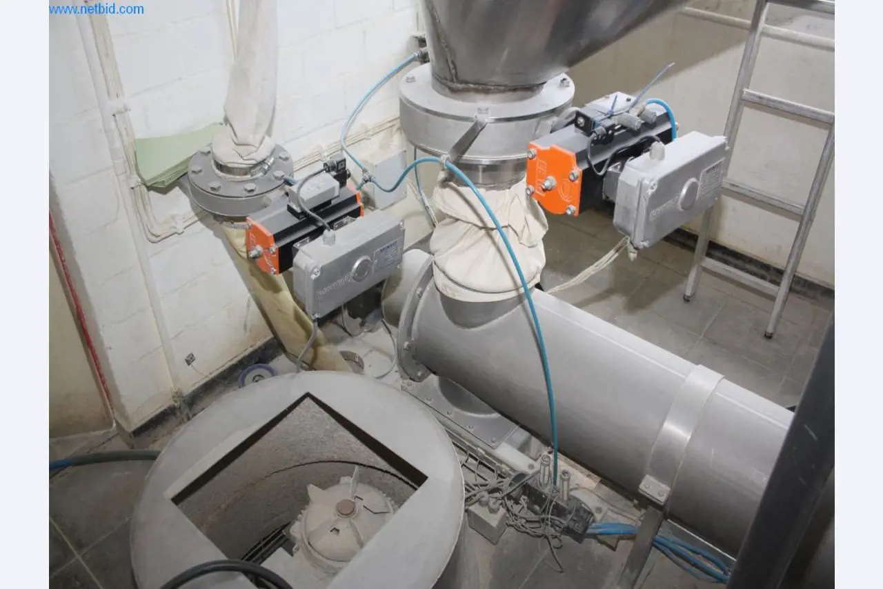 Devices for air conditioning, heating and cooling, workshop and storage facilities-4