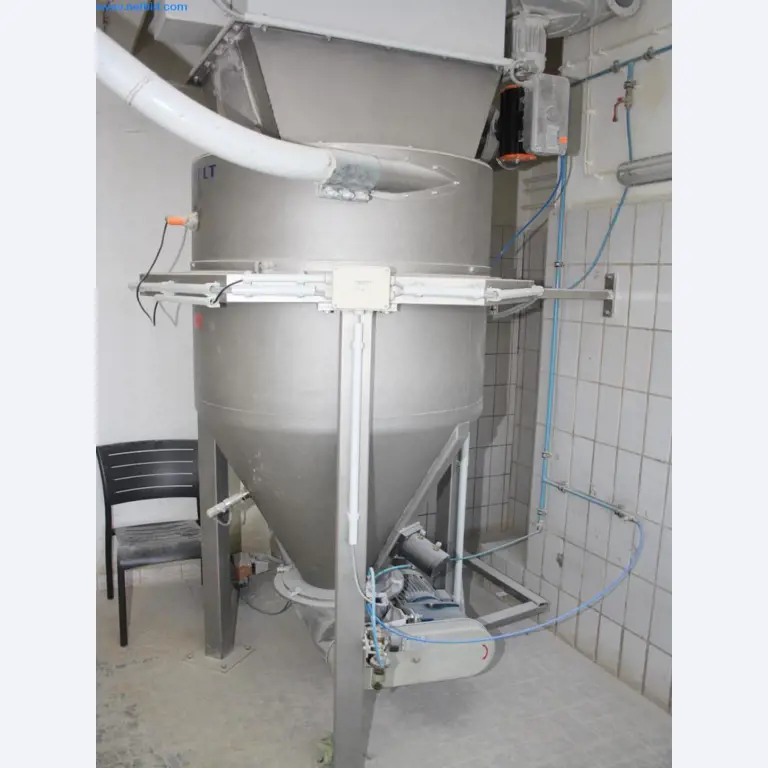 Devices for air conditioning, heating and cooling, workshop and storage facilities-5