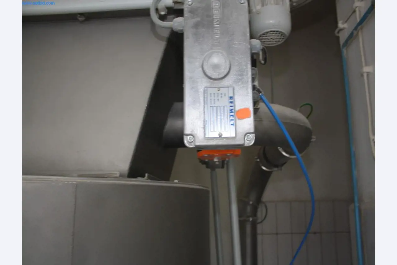 Devices for air conditioning, heating and cooling, workshop and storage facilities-6