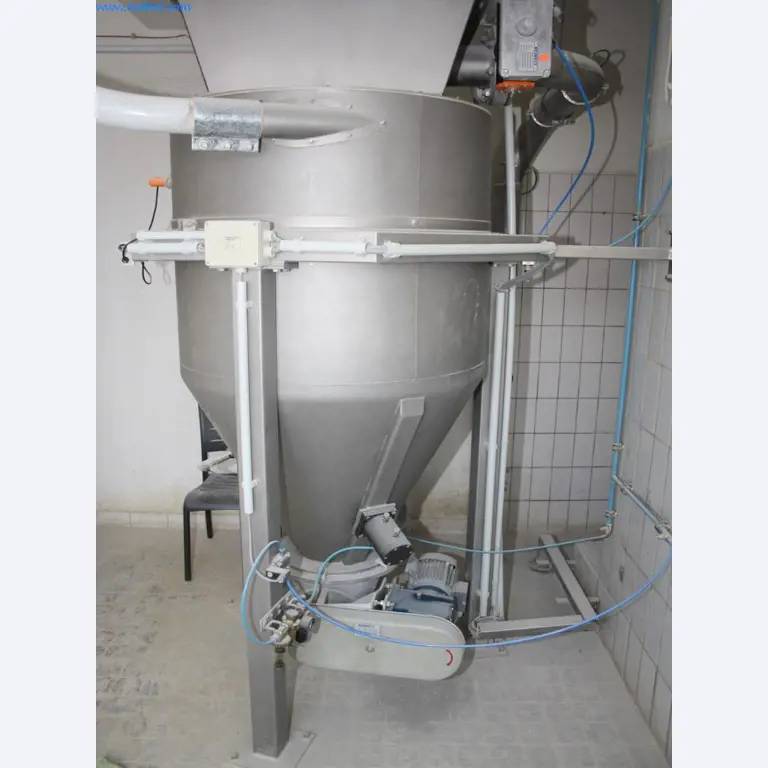 Devices for air conditioning, heating and cooling, workshop and storage facilities-7