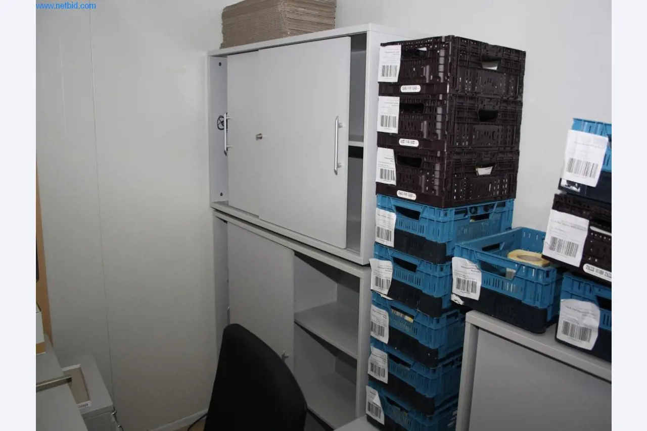 Devices for air conditioning, heating and cooling, workshop and storage facilities-7