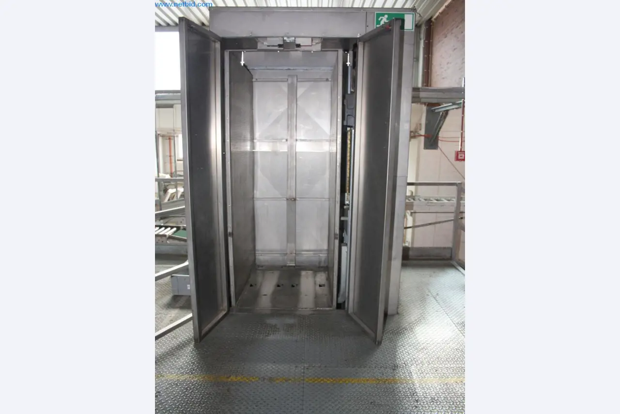 Devices for air conditioning, heating and cooling, workshop and storage facilities-6