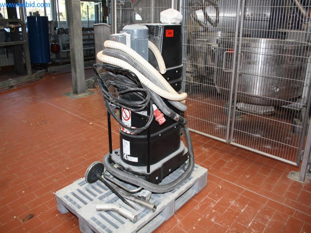 Devices for air conditioning, heating and cooling, workshop and storage facilities-5