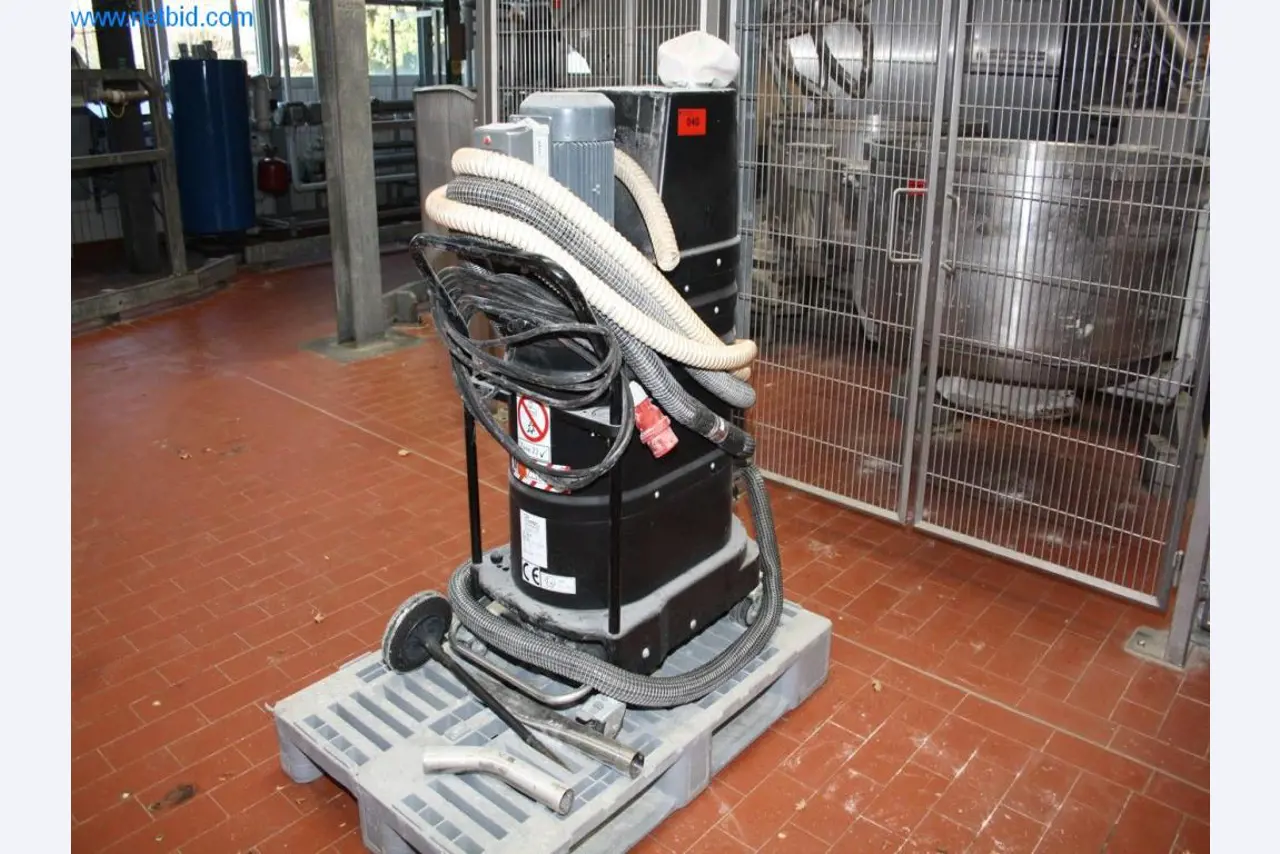 Devices for air conditioning, heating and cooling, workshop and storage facilities-5