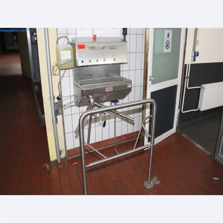 Devices for air conditioning, heating and cooling, workshop and storage facilities-1