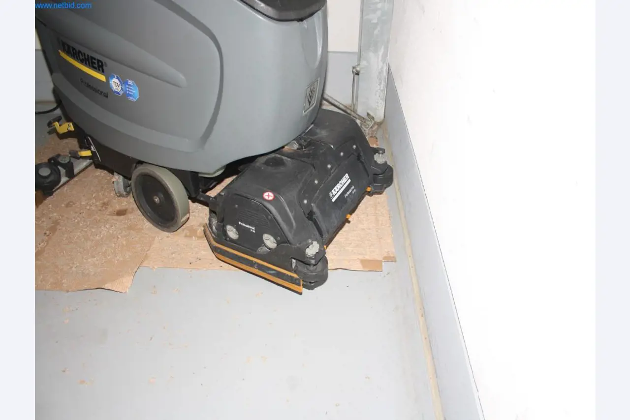 Devices for air conditioning, heating and cooling, workshop and storage facilities-4