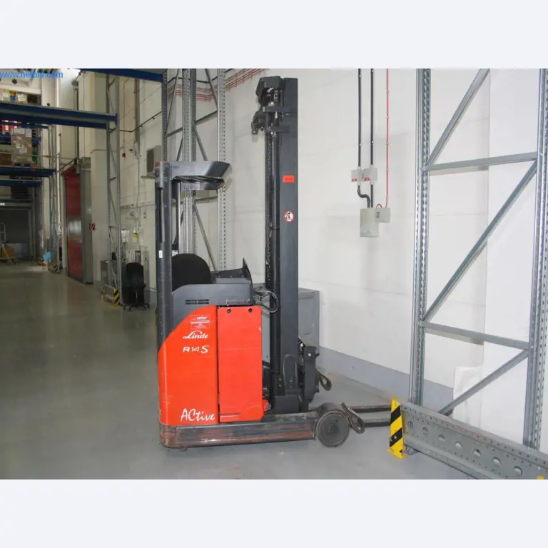 Devices for air conditioning, heating and cooling, workshop and storage facilities-3