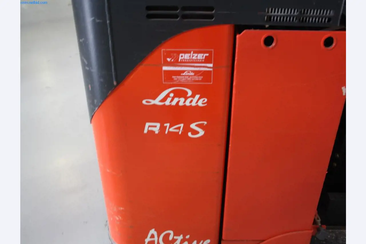 Devices for air conditioning, heating and cooling, workshop and storage facilities-5