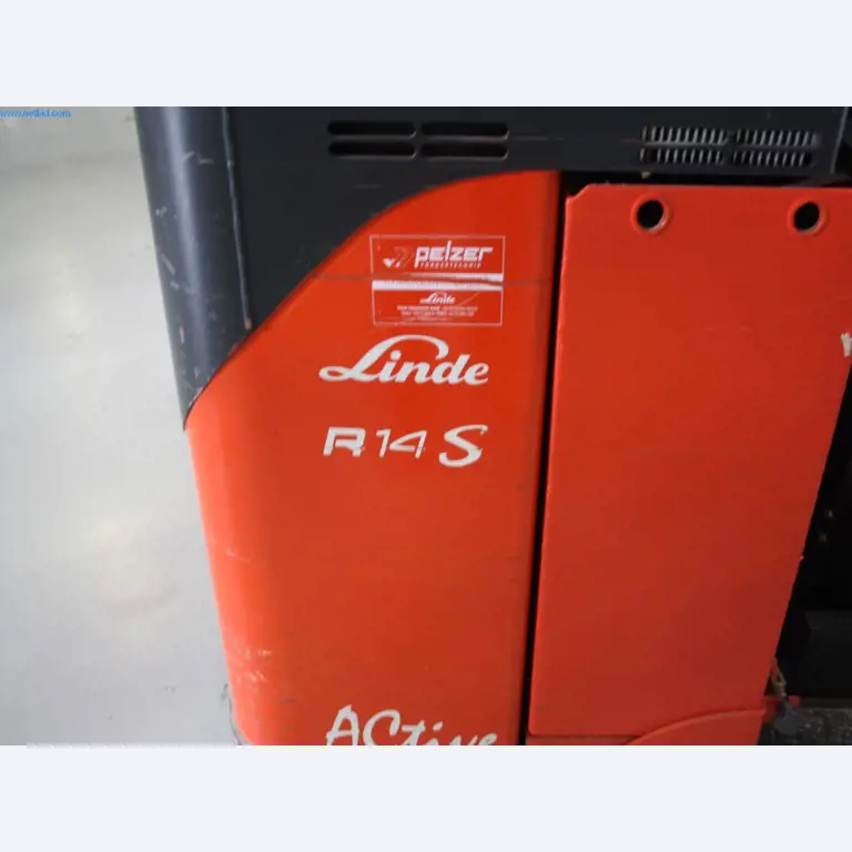 Devices for air conditioning, heating and cooling, workshop and storage facilities-5