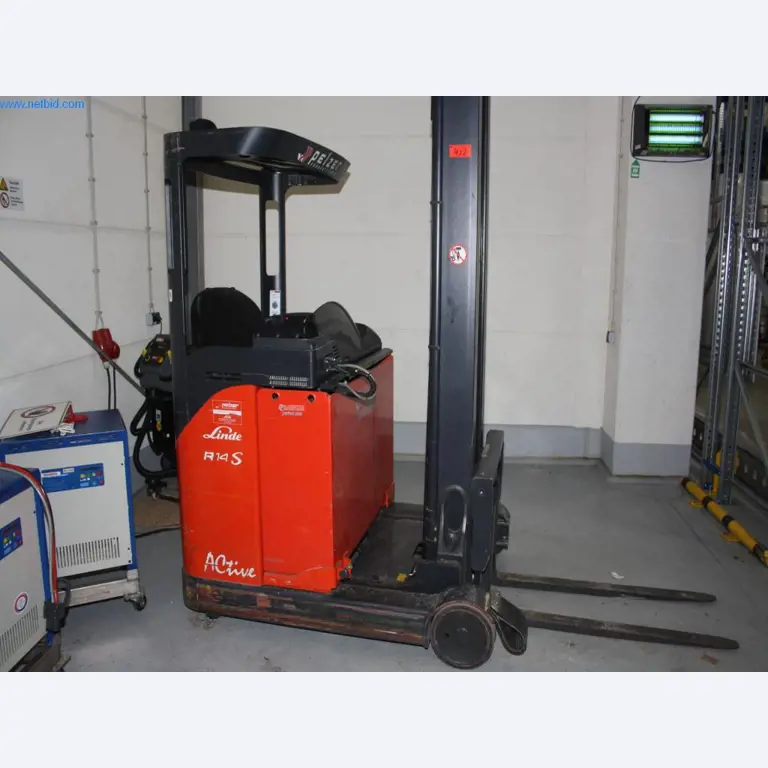 Devices for air conditioning, heating and cooling, workshop and storage facilities-1