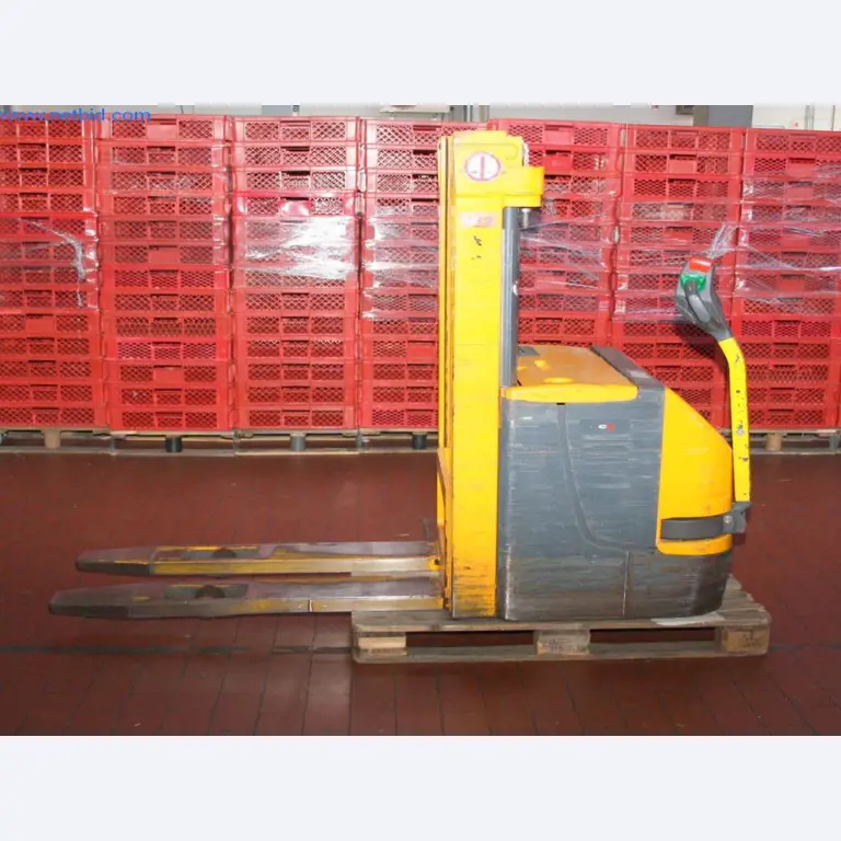 Devices for air conditioning, heating and cooling, workshop and storage facilities-2