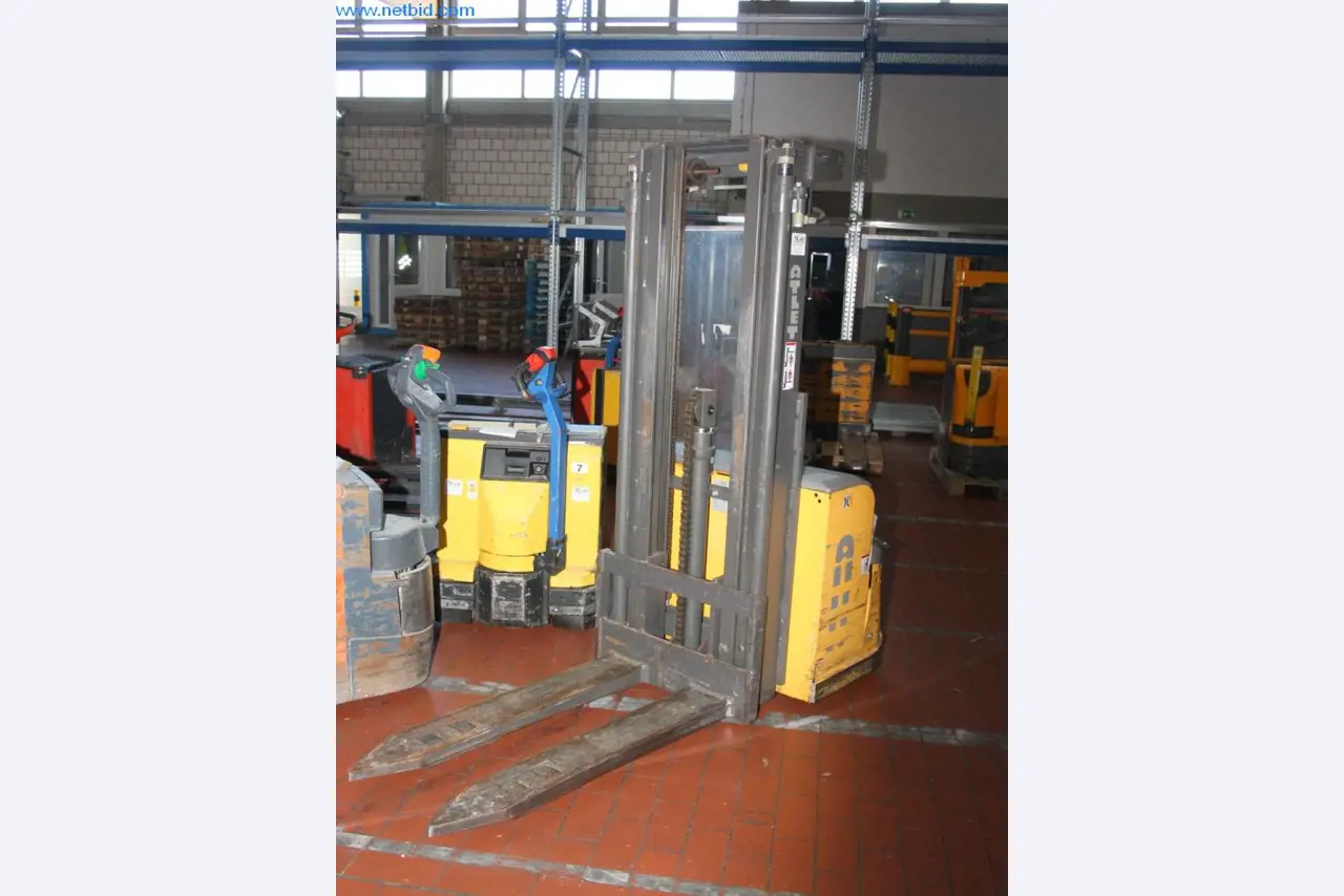 Devices for air conditioning, heating and cooling, workshop and storage facilities-1