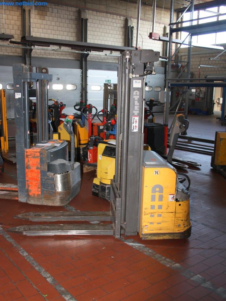 Devices for air conditioning, heating and cooling, workshop and storage facilities-3