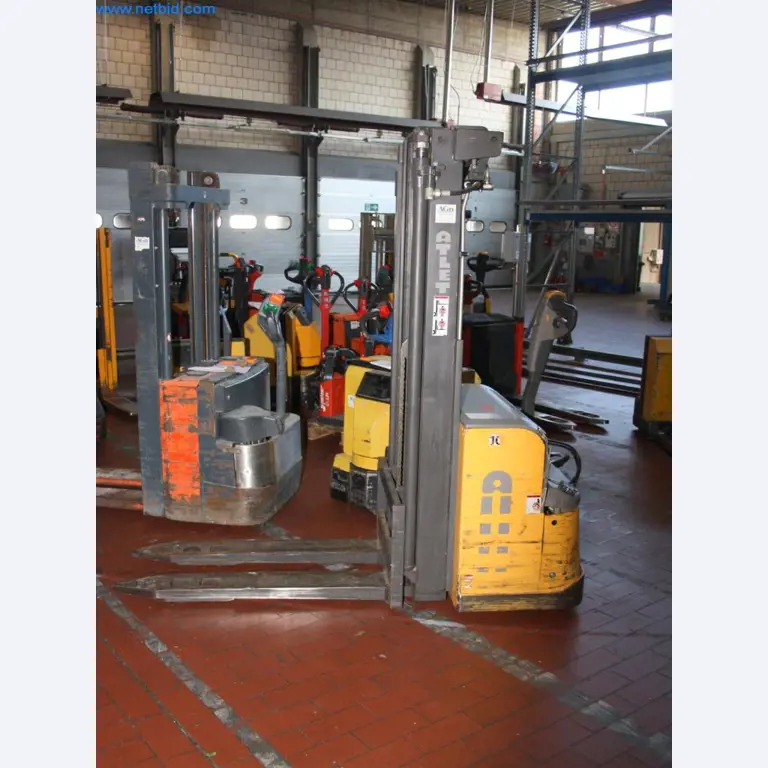 Devices for air conditioning, heating and cooling, workshop and storage facilities-3