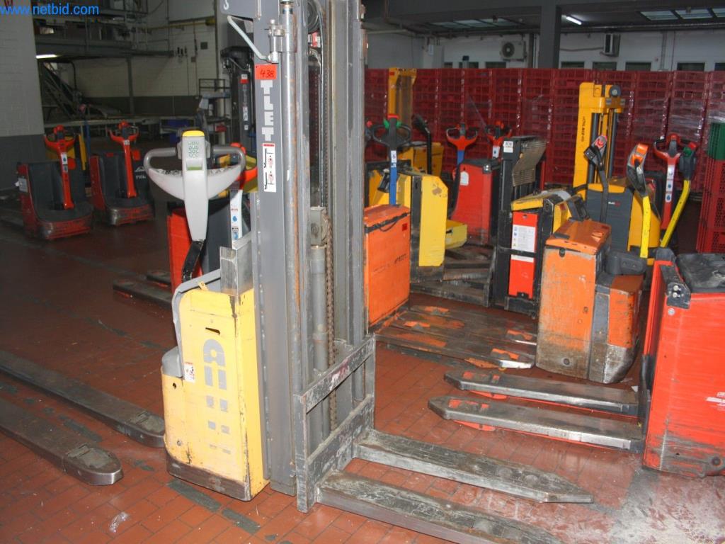 Devices for air conditioning, heating and cooling, workshop and storage facilities-1