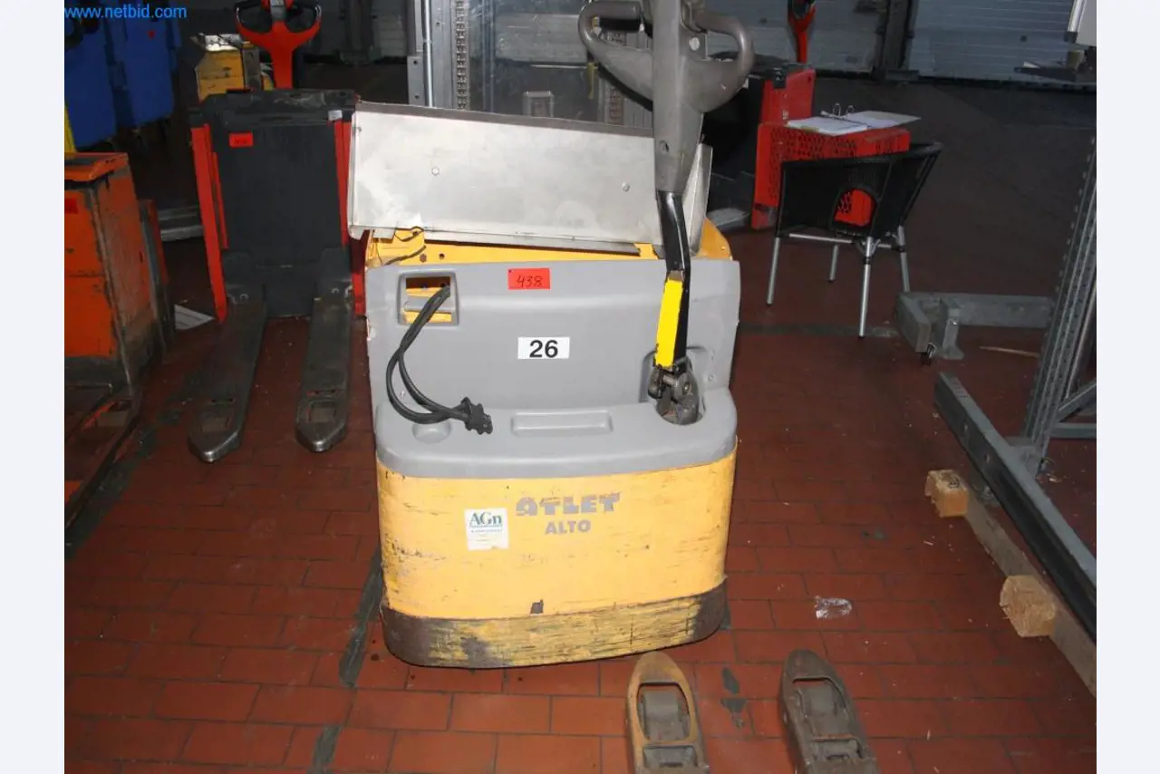 Devices for air conditioning, heating and cooling, workshop and storage facilities-3