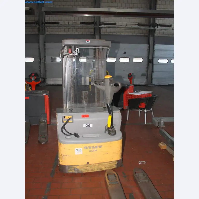 Devices for air conditioning, heating and cooling, workshop and storage facilities-4