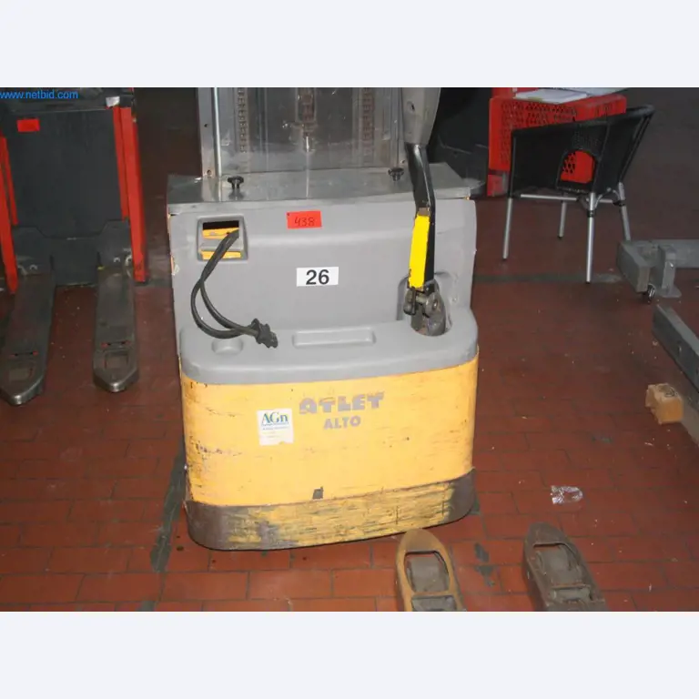 Devices for air conditioning, heating and cooling, workshop and storage facilities-5