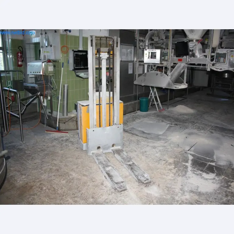 Devices for air conditioning, heating and cooling, workshop and storage facilities-2