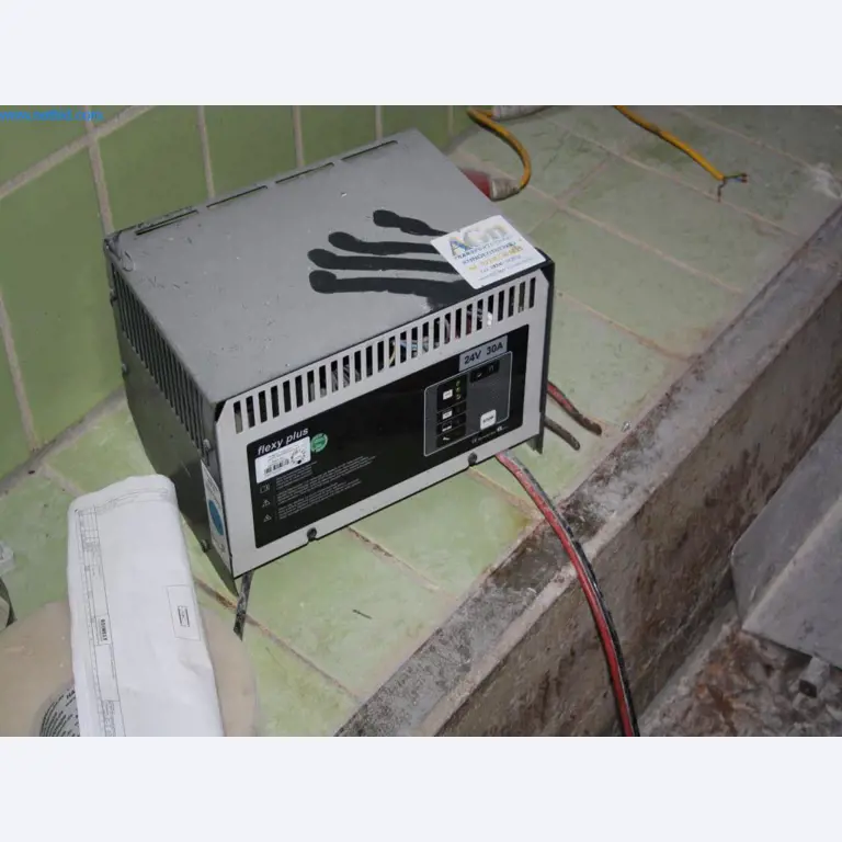 Devices for air conditioning, heating and cooling, workshop and storage facilities-8