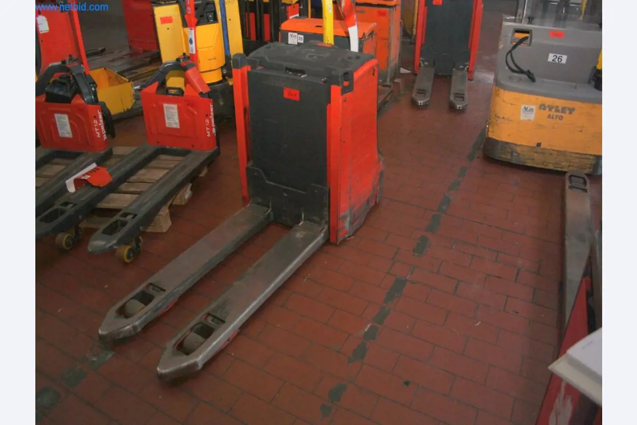 Devices for air conditioning, heating and cooling, workshop and storage facilities-1