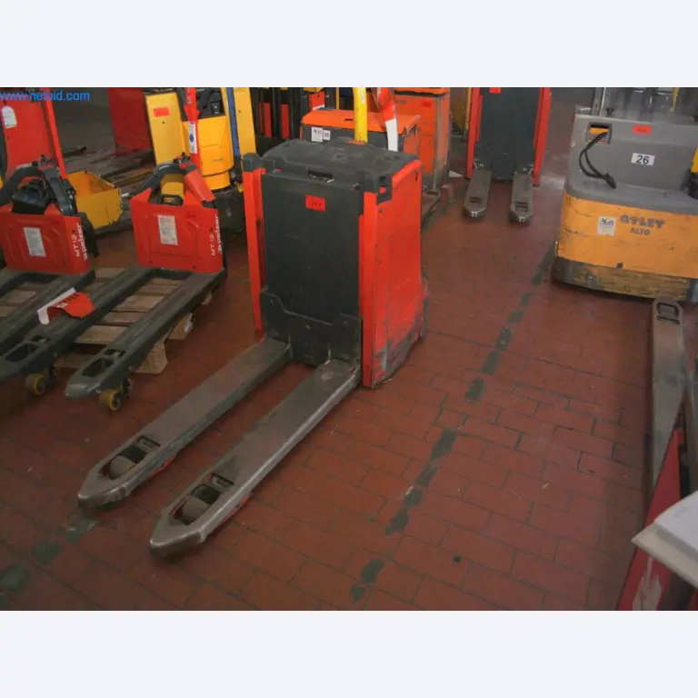 Devices for air conditioning, heating and cooling, workshop and storage facilities-1