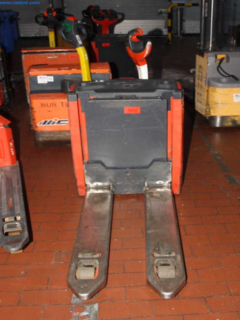 Devices for air conditioning, heating and cooling, workshop and storage facilities-2