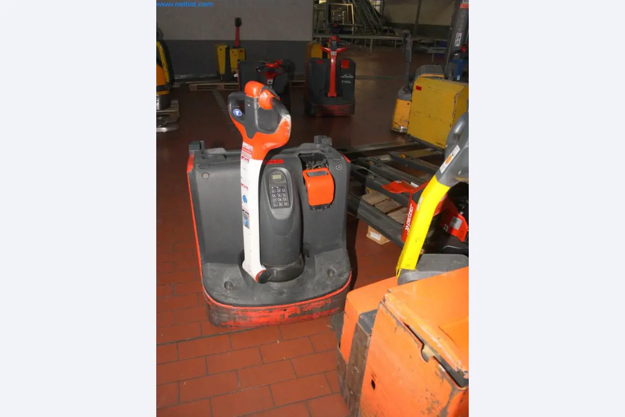 Devices for air conditioning, heating and cooling, workshop and storage facilities-4