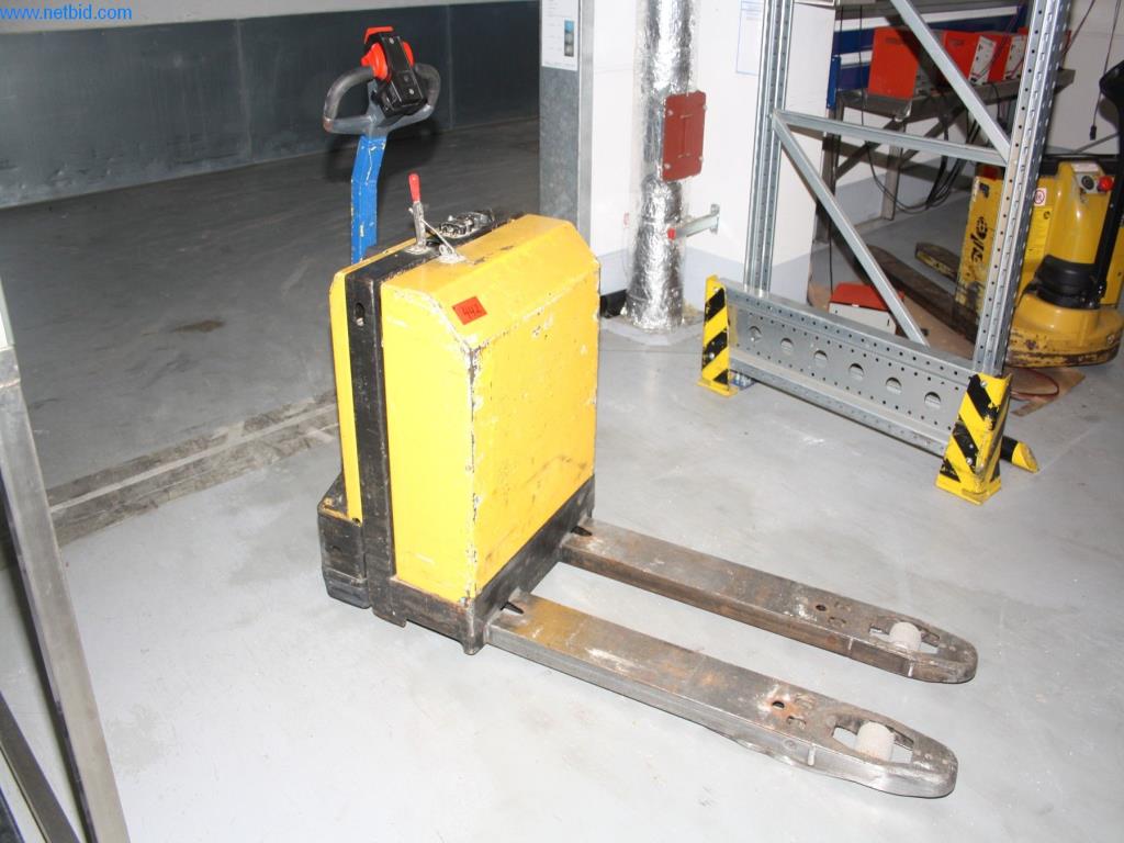 Devices for air conditioning, heating and cooling, workshop and storage facilities-1