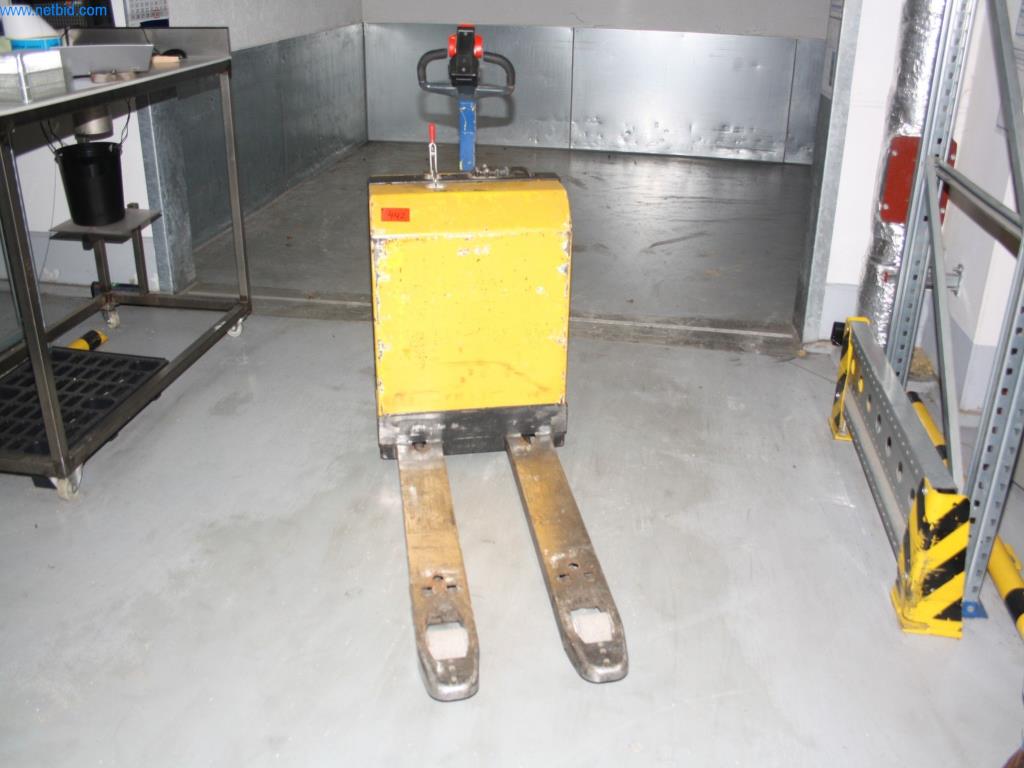 Devices for air conditioning, heating and cooling, workshop and storage facilities-2