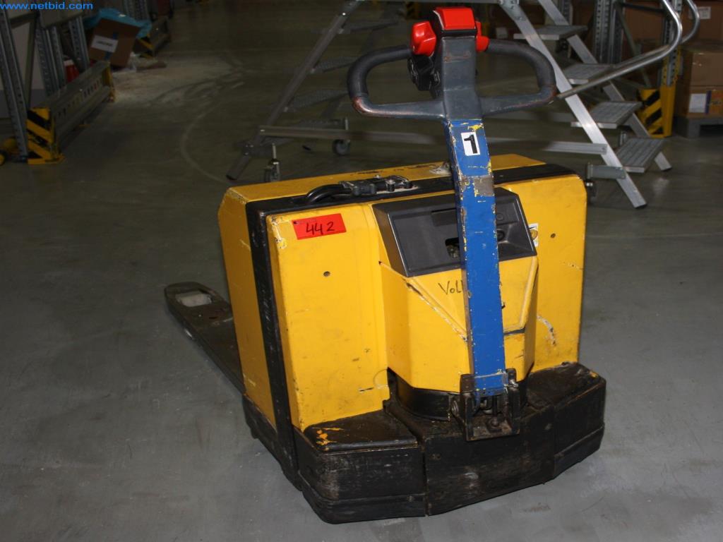 Devices for air conditioning, heating and cooling, workshop and storage facilities-3