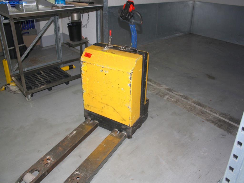 Devices for air conditioning, heating and cooling, workshop and storage facilities-4