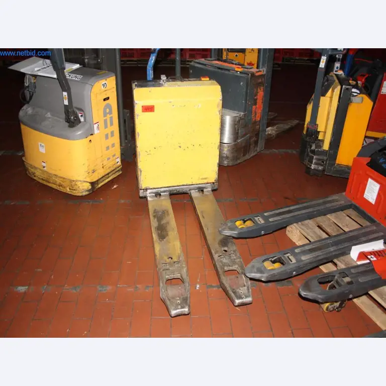 Devices for air conditioning, heating and cooling, workshop and storage facilities-1