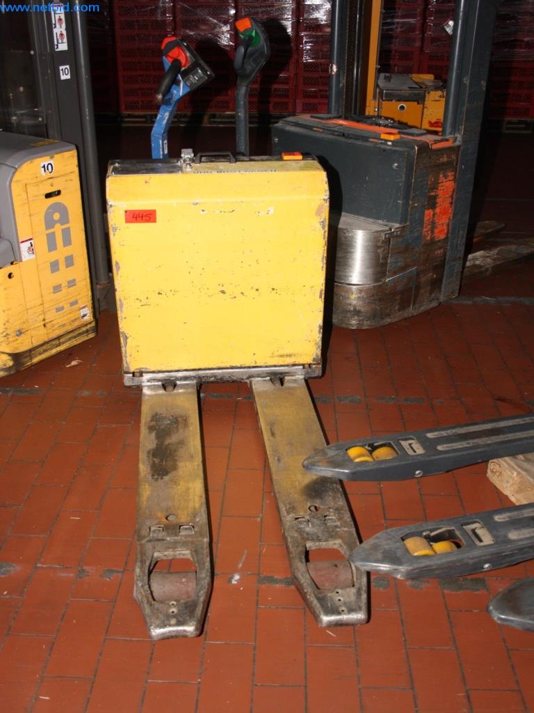 Devices for air conditioning, heating and cooling, workshop and storage facilities-2