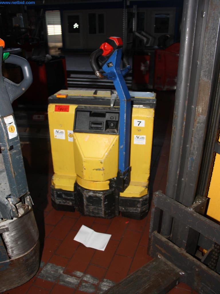 Devices for air conditioning, heating and cooling, workshop and storage facilities-3